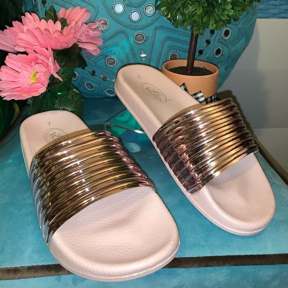 Rose Gold Ribbed Sandals Sz 7